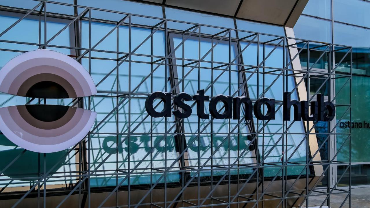 Capsulinn Expo/ Astana Hub Buitenkant foto